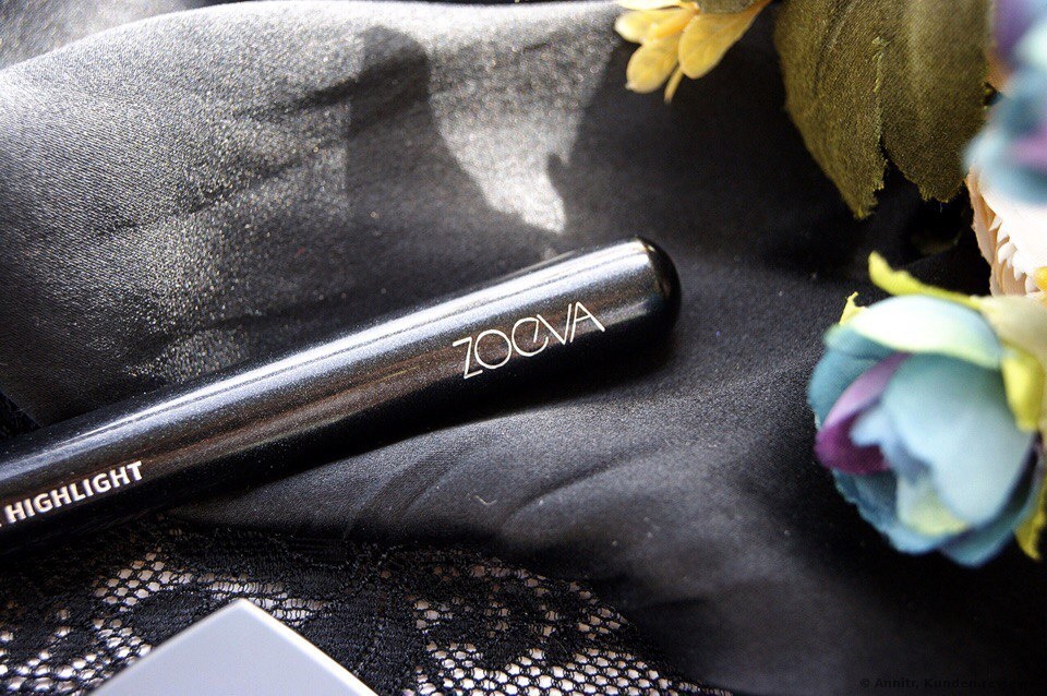 Zoeva 105 Luxe Highlight Pinsel Foto