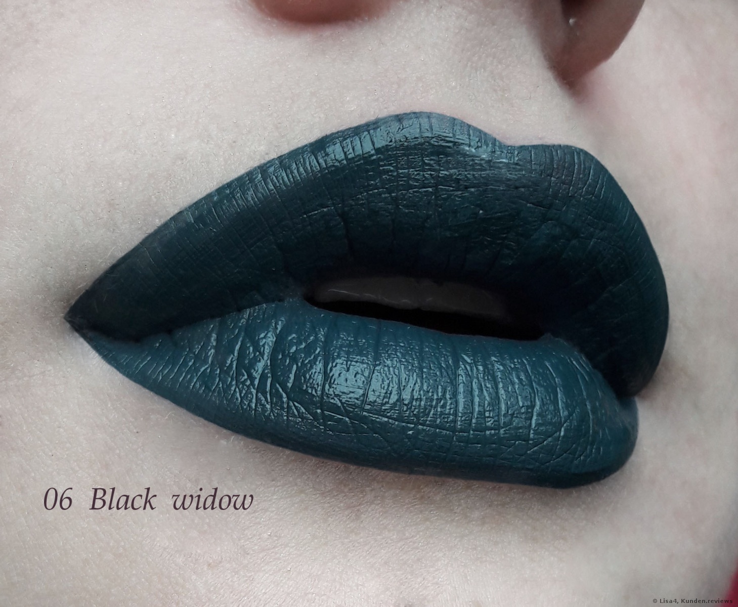 Essence Vibrant shock lip paint #06 Black Widow