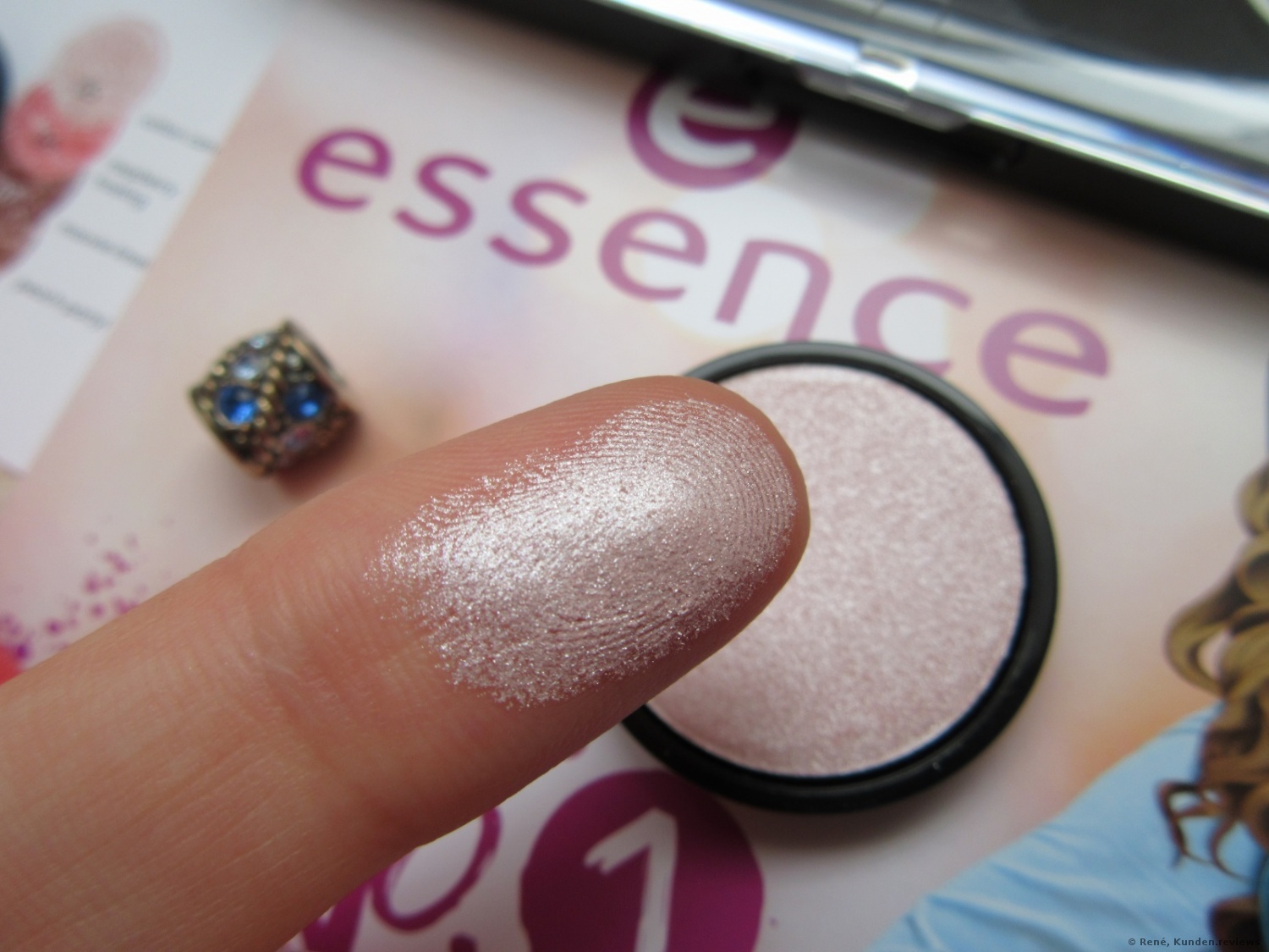  essence My Must Haves Eyeshadow # 05 cotton candy 