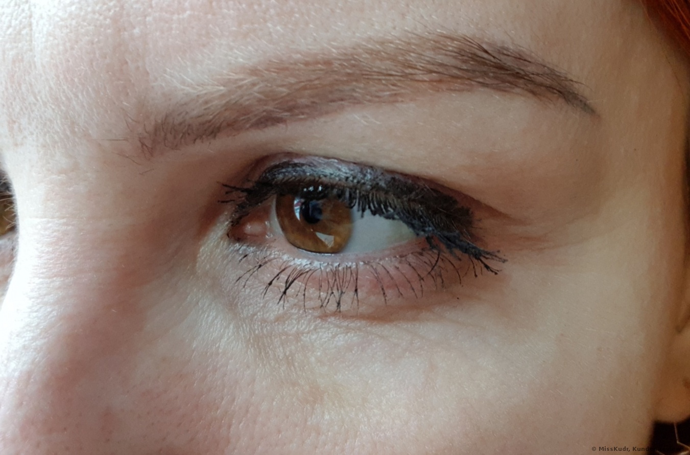 Chanel Blue Revitalizing Augenserum Foto