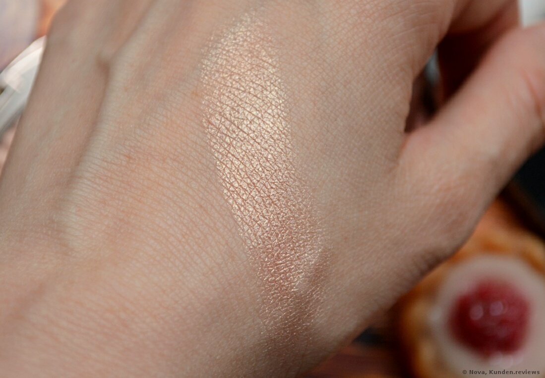 MakeUp Revolution Skin Kiss Highlighter Foto