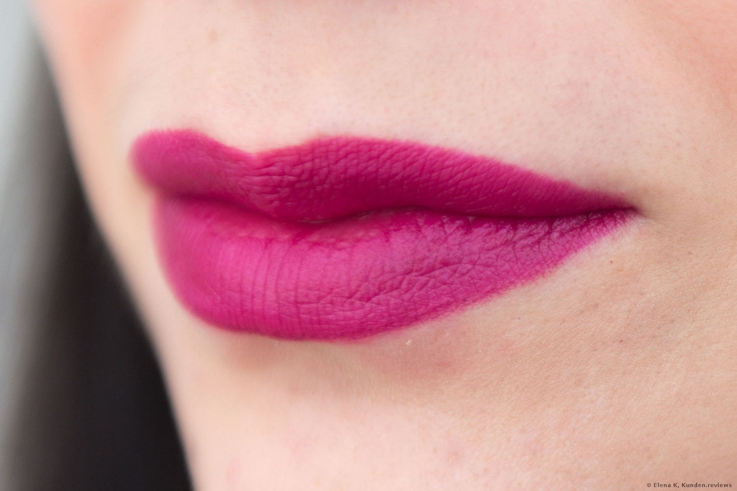 L'Oreal Color Riche Matte Addiction Lippenstift Foto