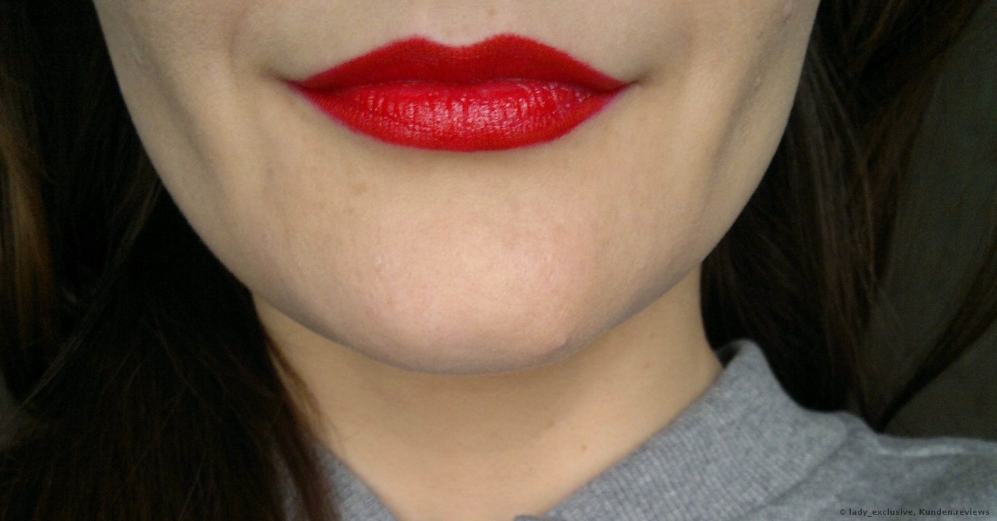 64 True Red: Der Lippenstift + Lippenkonturenstift