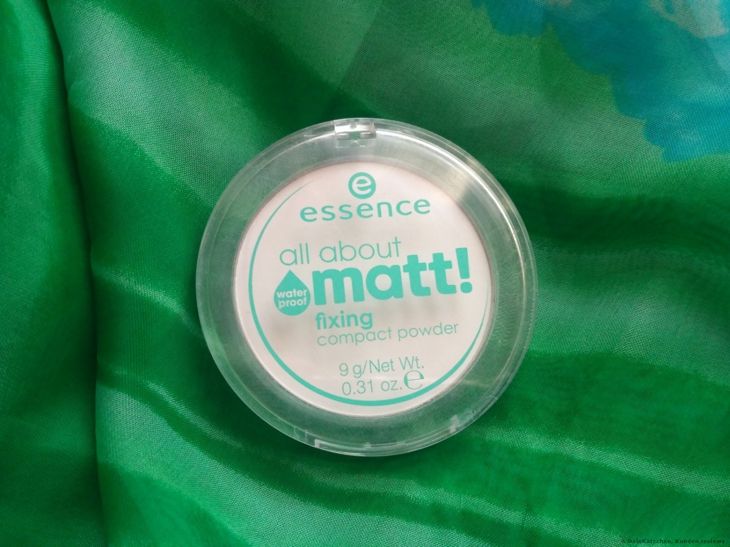 Essence All about matt! fixing compact powder waterproof