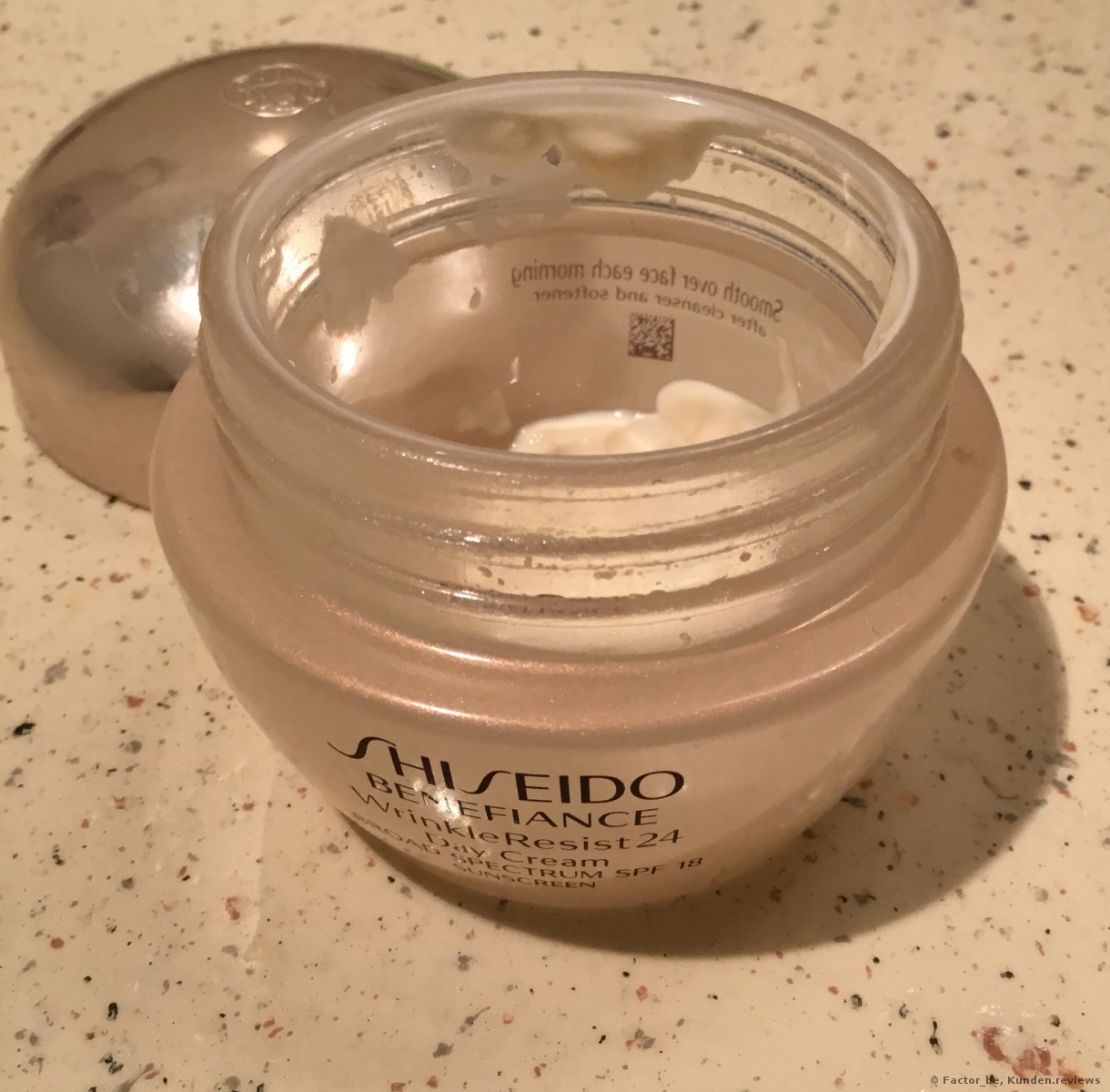 Shiseido Benefiance WrinkleResist24 Day Cream SPF 15 Gesichtscreme Foto