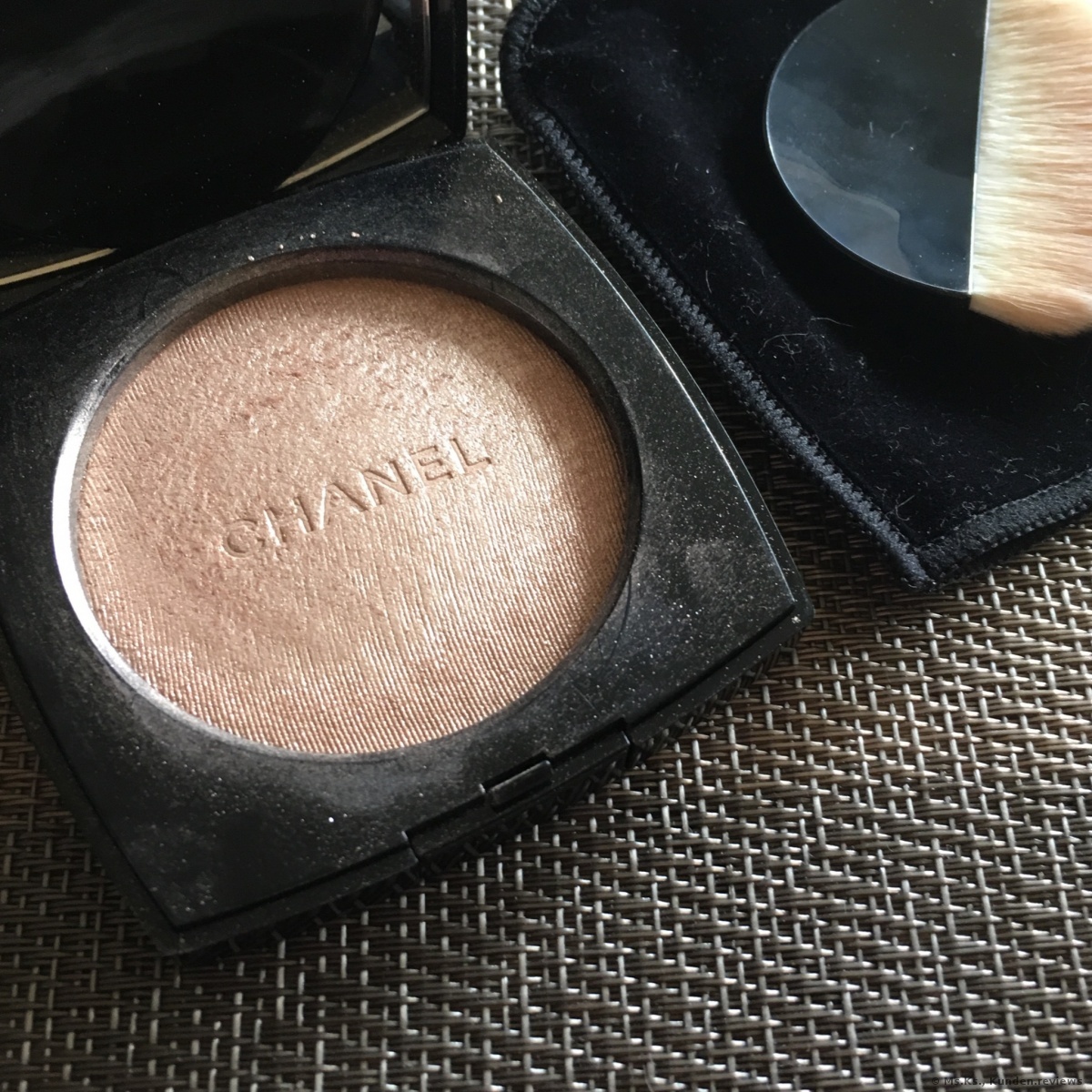  Chanel Poudre Lumiere Highlighter # 10 Ivory Gold