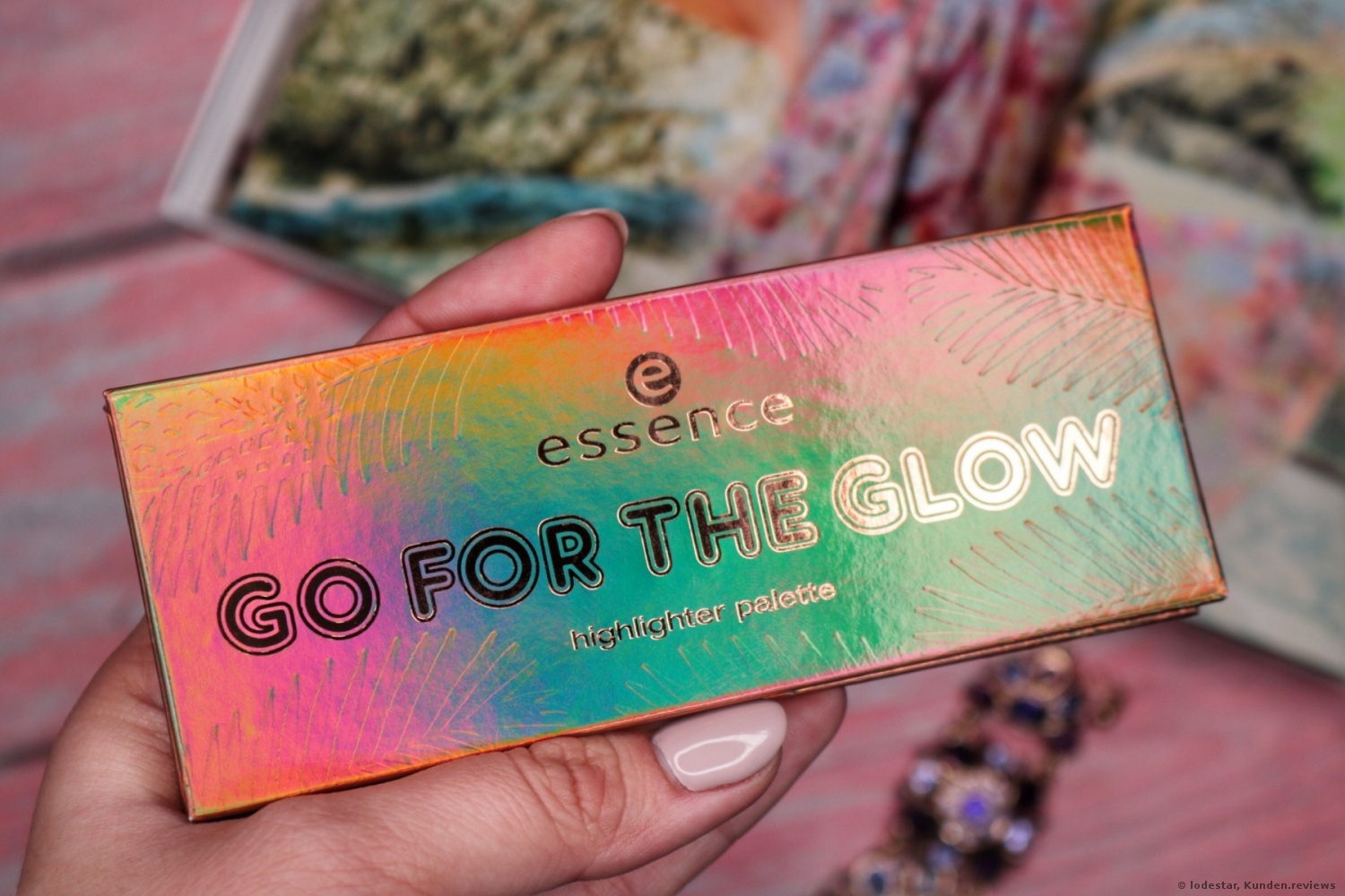  Essence Go for the glow Highlighter Palette 02